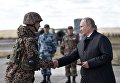 Верховный главнокомандующий ВС РФ, президент РФ Владимир Путин на полевом смотре войск на забайкальском полигоне Цугол после окончания основного этапа военных маневров вооруженных сил Восток-2018 Верховный главнокомандующий ВС РФ, президент РФ Владимир Путин на полевом смотре войск на забайкальском полигоне Цугол после окончания основного этапа военных маневров вооруженных сил Восток-2018