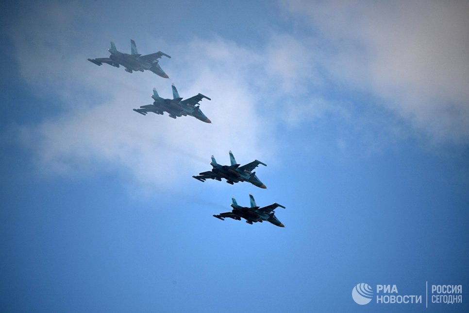 Истребители во время основного этапа военных маневров вооруженных сил Восток-2018 на полигоне Цугол в Забайкальском крае Истребители во время основного этапа военных маневров вооруженных сил Восток-2018 на полигоне Цугол в Забайкальском крае
