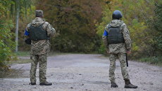 Оцепление района, где произошел взрыв на складе боеприпасов в Черниговской области. Архивное фото Оцепление района, где произошел взрыв на складе боеприпасов в Черниговской области. Архивное фото