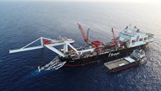 Судно Audacia компании Allseas во время укладки труб на германском участке газопровода Северный поток-2. 6 октября 2018 Судно Audacia компании Allseas во время укладки труб на германском участке газопровода Северный поток-2. 6 октября 2018