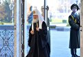 Патриарх Московский и всея Руси Кирилл перед началом встречи президента Белоруссии Александра Лукашенко в Минске. 15 октября 2018 Патриарх Московский и всея Руси Кирилл перед началом встречи президента Белоруссии Александра Лукашенко в Минске. 15 октября 2018