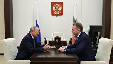 Президент РФ Владимир Путин и председатель Внешэкономбанка Игорь Шувалов во время встречи. 15 октября 2018 Президент РФ Владимир Путин и председатель Внешэкономбанка Игорь Шувалов во время встречи. 15 октября 2018