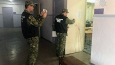 Следователи на месте происшествия в керченском колледже Следователи на месте происшествия в керченском колледже