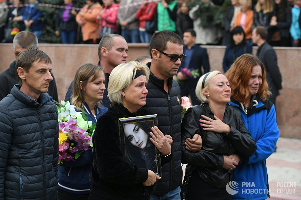 Жители Керчи в день трагедии помогали отвозить пострадавших в больницы 