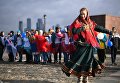 Волонтеры во время флешмоба в честь Дня народного единства на Поклонной горе в Москве Волонтеры во время флешмоба в честь Дня народного единства на Поклонной горе в Москве