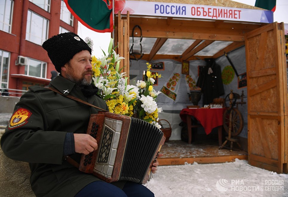 Фестиваль национальных культур на площади Ленина в Новосибирске. Фестиваль национальных культур на площади Ленина в Новосибирске.
