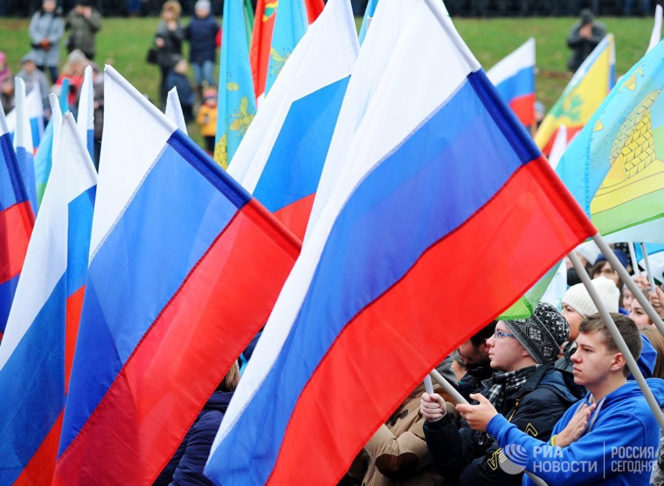 Участники митинга-концерта, посвященного Дню народного единства на площади музыки в Тамбове Участники митинга-концерта, посвященного Дню народного единства на площади музыки в Тамбове