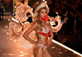 Показ Victoria’s Secret в Нью-Йорке Показ Victoria’s Secret в Нью-Йорке