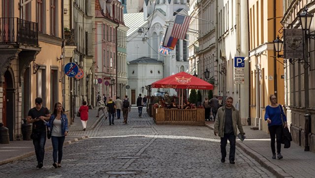 Улица Пилс и Церковь Скорбящей Богоматери в Риге, Латвия