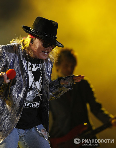 Концерт группы GUNS N’ ROSES в спорткомплексе Олимпийский Концерт группы GUNS N’ ROSES в спорткомплексе Олимпийский