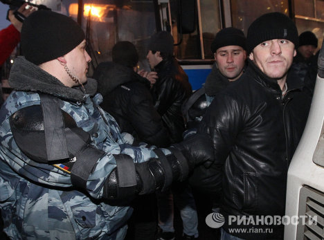 Меры безопасности у Киевского вокзала Меры безопасности у Киевского вокзала