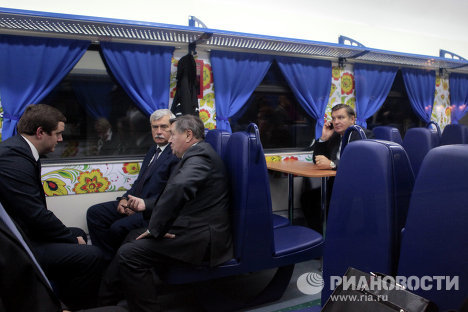 Поезд российской государственности в Санкт-Петербурге перед отправлением Поезд российской государственности в Санкт-Петербурге перед отправлением