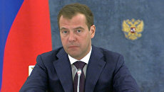 Медведев требует, чтобы космические миллиарды не выбрасывали на ветер Медведев требует, чтобы космические миллиарды не выбрасывали на ветер