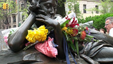 Памятная церемония в честь самой романтичной пары, погибшей на Титанике Памятная церемония в честь самой романтичной пары, погибшей на Титанике