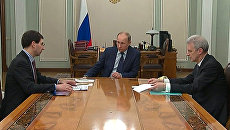 Путин дал месяц на решение судьбы веб-камер с избирательных участков Путин дал месяц на решение судьбы веб-камер с избирательных участков