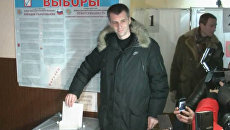 Выборы в СФО: Прохоров отдал голос в глубинке, Карелин – в Новосибирске Выборы в СФО: Прохоров отдал голос в глубинке, Карелин – в Новосибирске