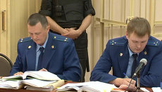 Прокурор по ролям читал в суде записи телефонных переговоров Навального Прокурор по ролям читал в суде записи телефонных переговоров Навального