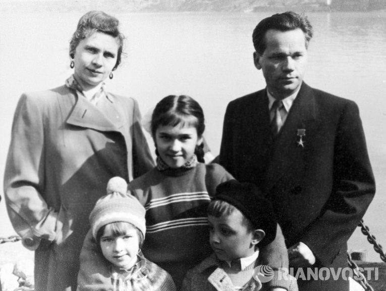 Гришковец с женой и детьми фото