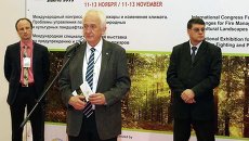 Роман Котельников, Йохан Голдаммер и Александр Гура на Международной выставке-конгрессе «Технологии противопожарной защиты. Экология. Климат – 2013» в МВК Новосибирск Экспоцентр Роман Котельников, Йохан Голдаммер и Александр Гура на Международной выставке-конгрессе «Технологии противопожарной защиты. Экология. Климат – 2013» в МВК Новосибирск Экспоцентр