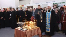 Православные и мусульмане молились в Казани за погибших в авиакатастрофе Православные и мусульмане молились в Казани за погибших в авиакатастрофе