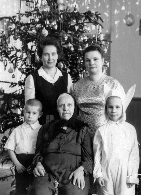 Мушкетер, зайка и петух: известные томичи на новогодних утренниках Мушкетер, зайка и петух: известные томичи на новогодних утренниках